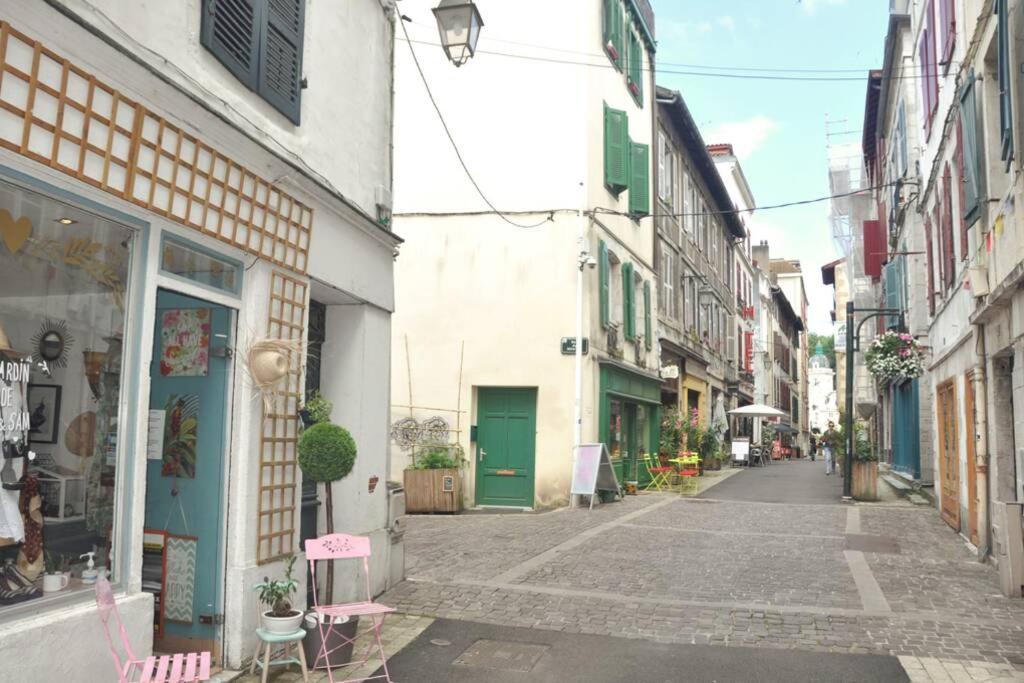 Duplex avec belle térasse au centre de Bayonne Appartamento Esterno foto